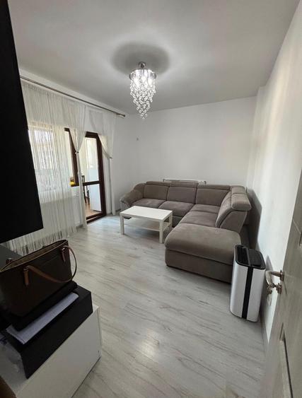 Apartament cu 2 camere decomandat în Berceni
