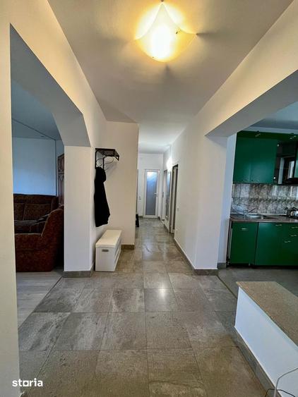 Apartament cu 3 camere, mobilat în Plopilor