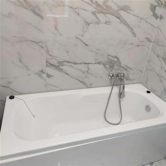 Apartament cu 2 camere decomandat, mobilat în Roșu