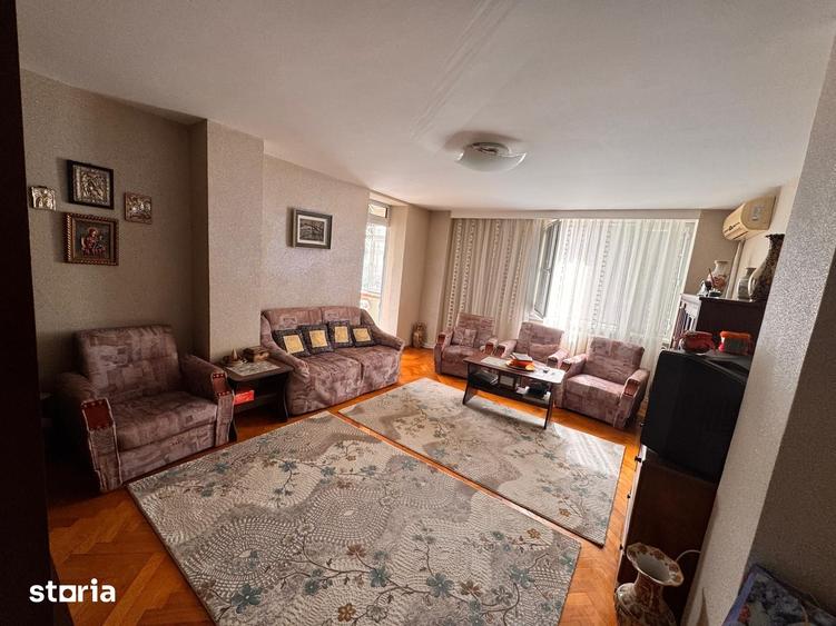 Apartament cu 4 camere decomandat în Exterior Vest