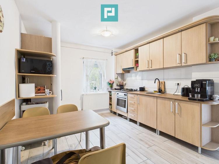 Apartament cu 4 camere decomandat, mobilat în Confecții