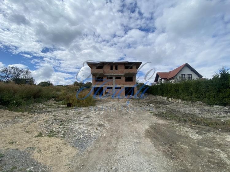 Duplex cu 5 camere cu Canalizare în Feleacu