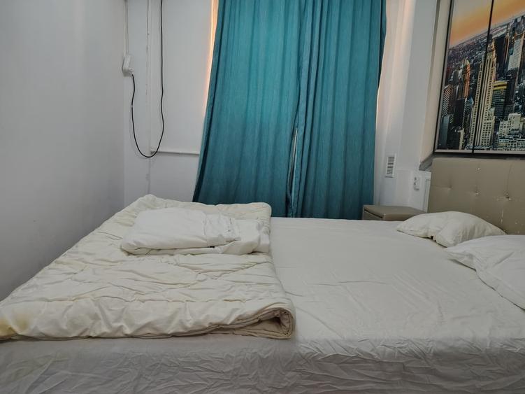 Apartament cu 3 camere decomandat, mobilat în P-ța Universității