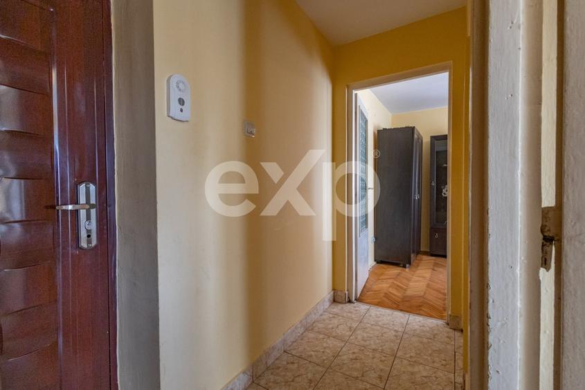Apartament cu 3 camere semidecomandat în Șagului