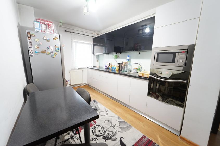 Apartament cu 4 camere decomandat, mobilat în Mărăști