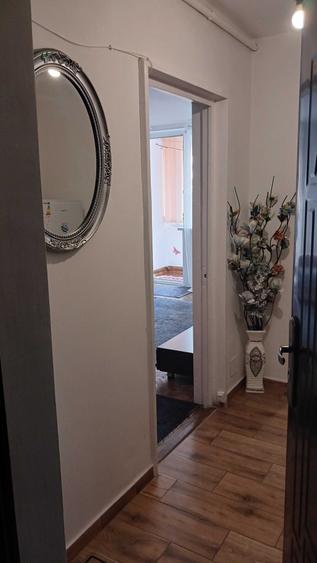 Apartament cu 2 camere semidecomandat în Colentina