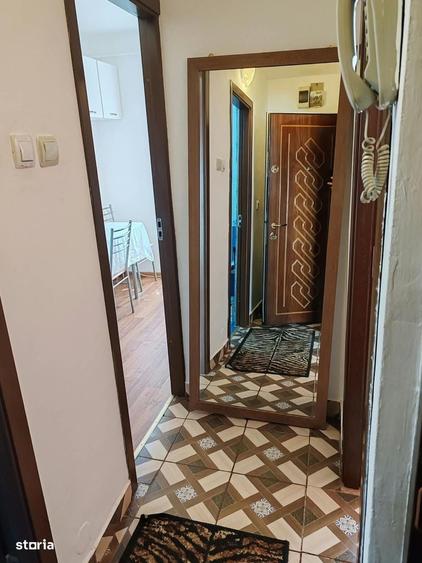 Persoana fizica vand apartament o camera nicolina 1 - 2