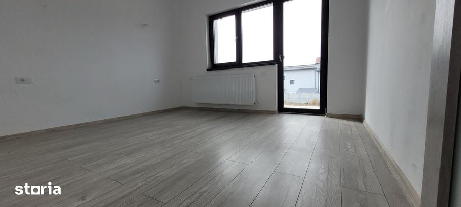 Casă cu 4 camere cu Teren 300 Mp în Cornetu