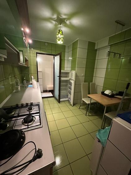 Apartament cu 3 camere decomandat în Sud