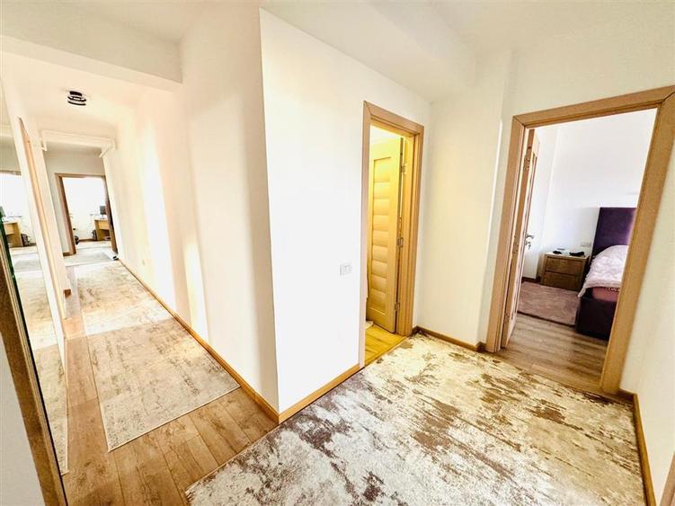 Apartament cu 5 camere decomandat, mobilat în Obcini