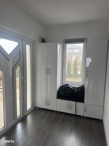 Casă cu 4 camere cu Teren 2172 Mp în Central