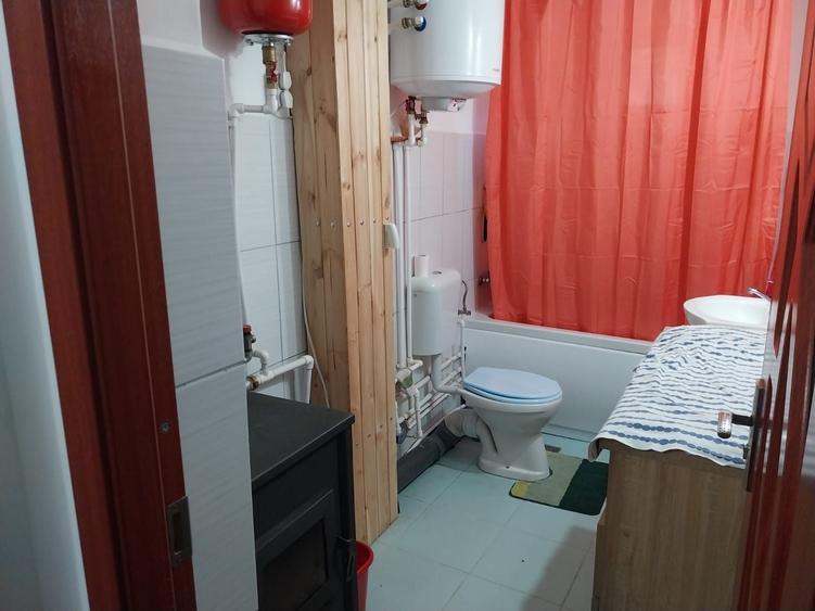 Apartament cu 2 camere semidecomandat în Ruginești