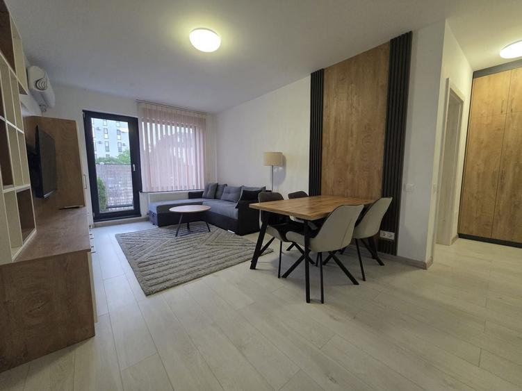 Apartament cu 3 camere decomandat, mobilat în Pipera