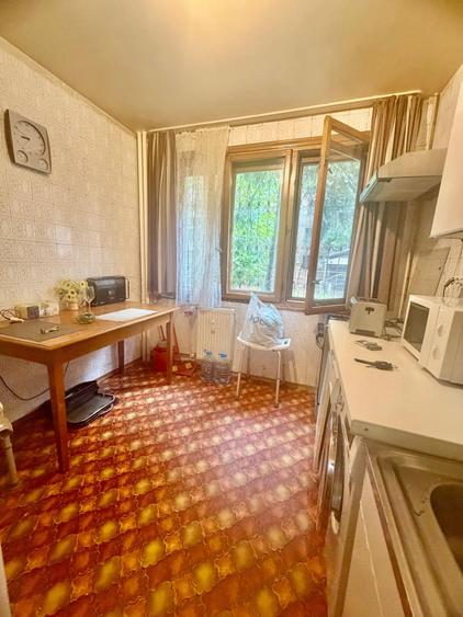 Apartament cu 3 camere decomandat în Tineretului