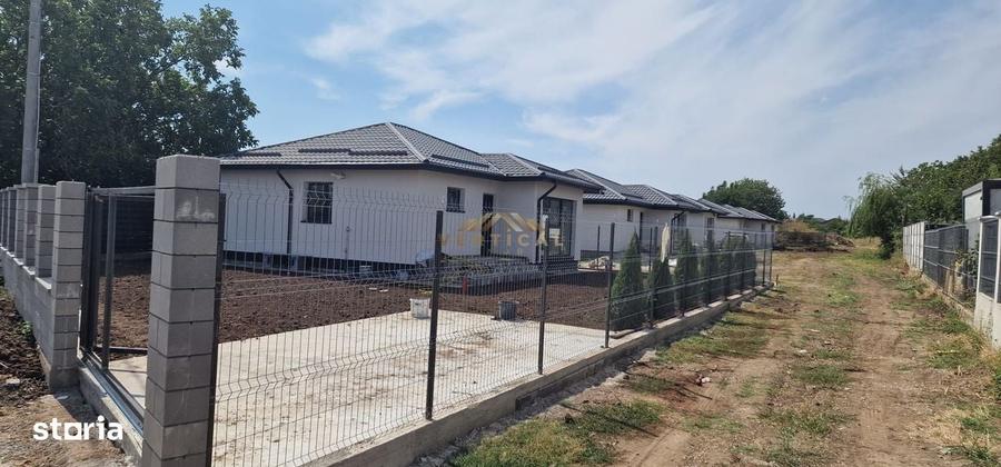 Casă cu 4 camere cu Teren 370 Mp în Vidra