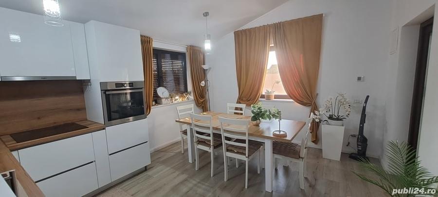 Casă cu 5 camere cu Teren 348 Mp în Giroc