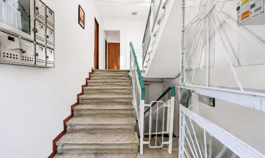 Apartament cu 3 camere decomandat, mobilat în Drumul Taberei