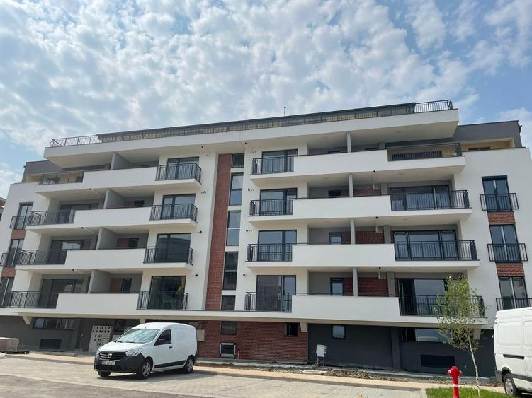 Apartament cu 2 camere decomandat în Lotrioara