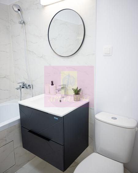 Apartament cu 3 camere semidecomandat în 13 Septembrie