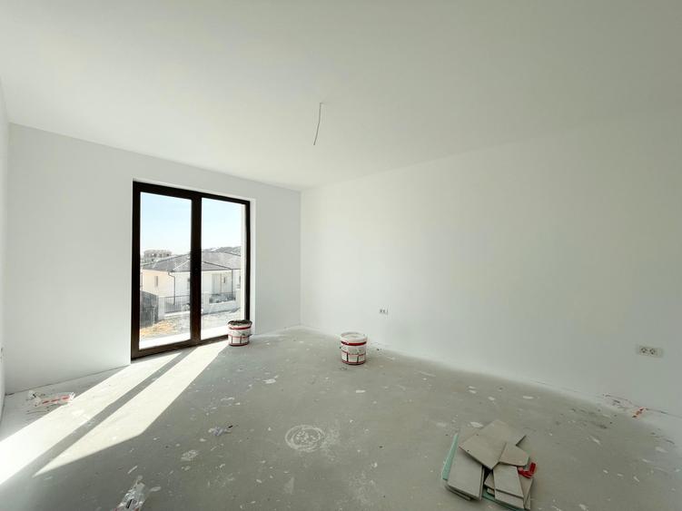 Duplex cu 4 camere cu Canalizare în Moșnița Veche