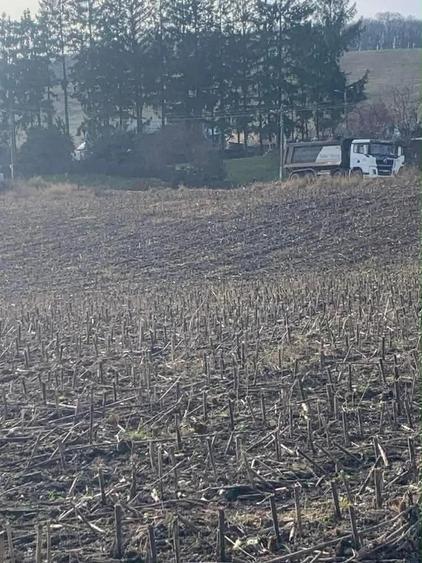 Teren de 2200 mp, în Dobreni
