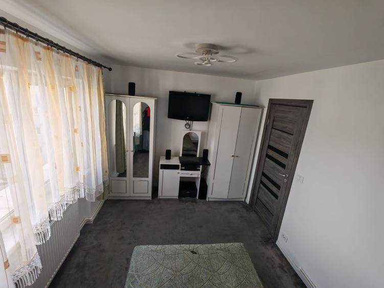 Apartament cu 3 camere decomandat în Paltin