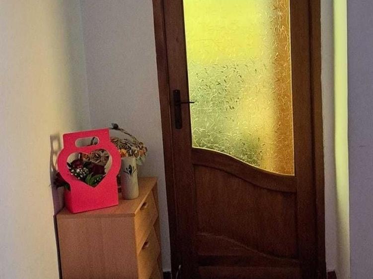 Apartament cu 3 camere decomandat în 1 Mai