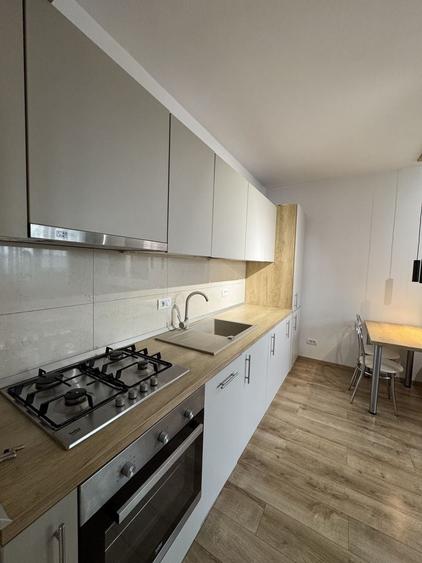 Apartament cu 2 camere semidecomandat, mobilat în Regie