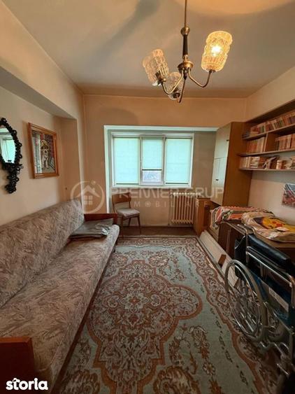Apartament cu 4 camere decomandat în Bd. Independenței