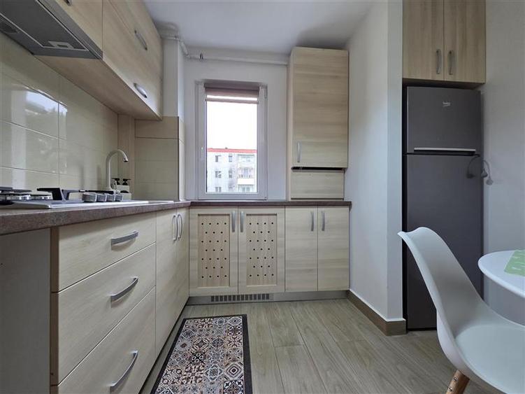 Apartament cu 3 camere semidecomandat, mobilat în Gării