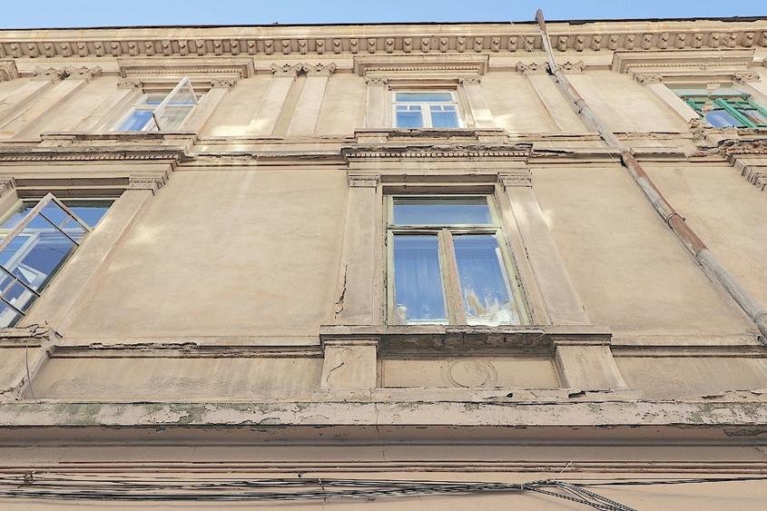 Casă individuală cu 5 camere cu Teren 1015 Mp în Universitate