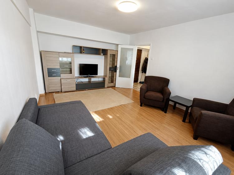 Apartament cu 2 camere decomandat în Titulescu