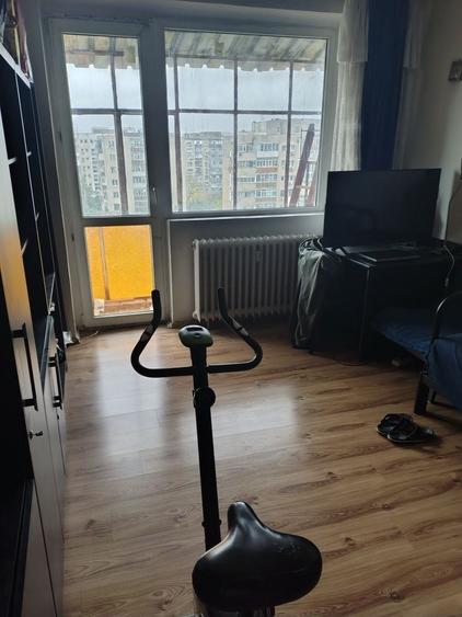 Apartament cu 3 camere decomandat în Tineretului