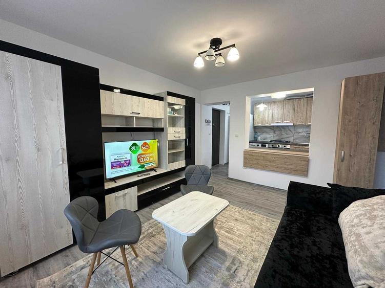 Apartament cu 2 camere semidecomandat în Exterior Vest