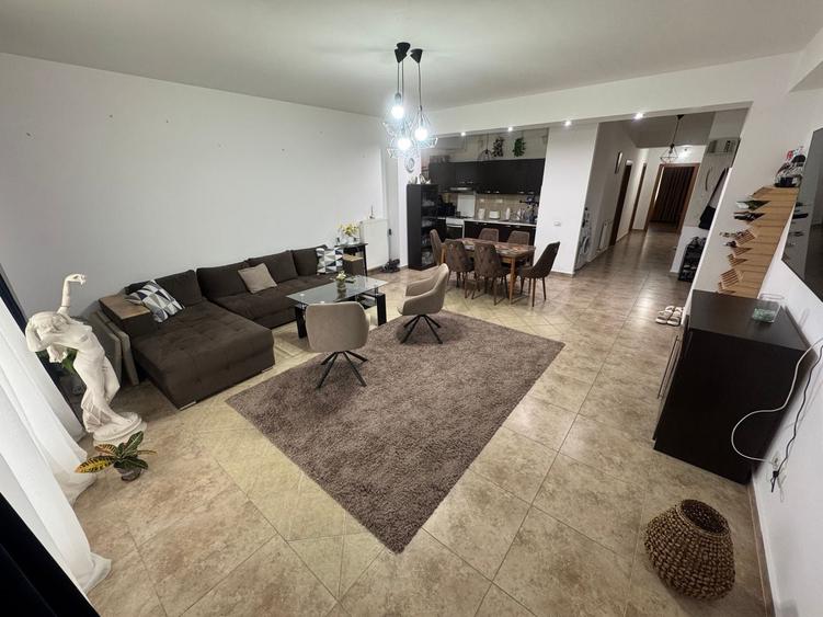 Apartament cu 3 camere decomandat în Ultracentral