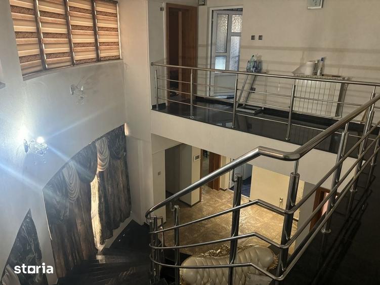 Casă cu 6 camere cu Teren 1000 Mp în Central