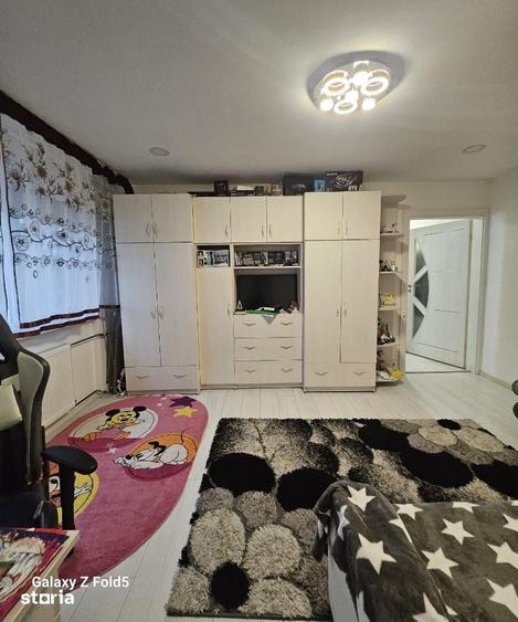 Apartament cu 3 camere în Cantemir