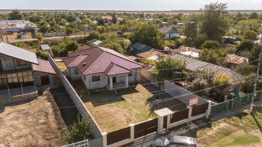 Casă cu 4 camere în Central