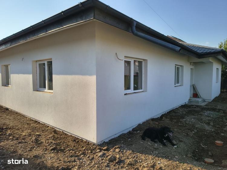 Casă cu 4 camere cu Teren 550 Mp în Balotești