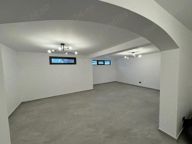 Casă cu 5 camere cu Teren 1213 Mp în Ostroveni