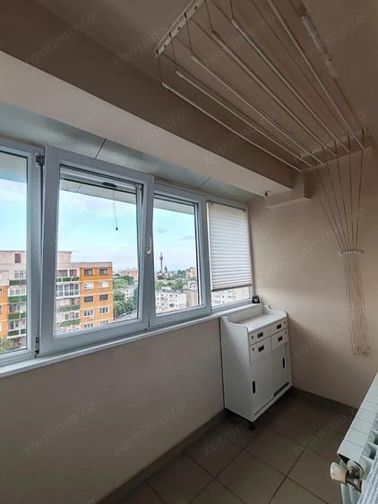 Apartament cu 4 camere decomandat în Micro 20