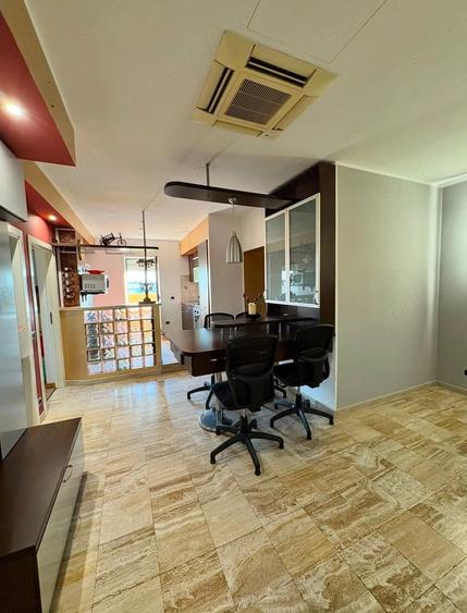 Apartament cu 3 camere semidecomandat în Nord