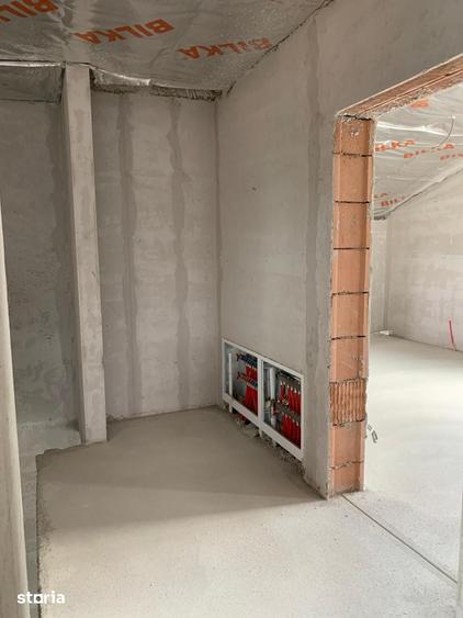 Casă cu 5 camere cu Teren 556 Mp în Exterior Vest