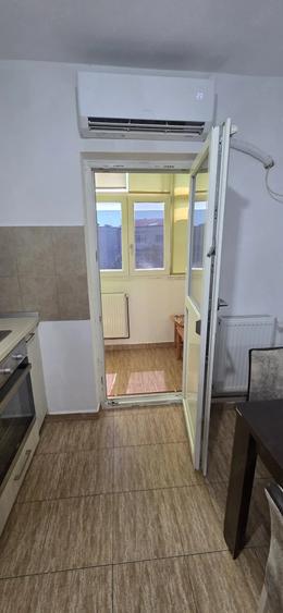 Inchiriere apartament 2 camere zona centrului comercial Pelendava - 1Mai - 9