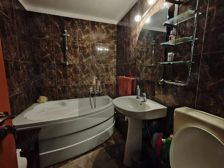 Apartament 2 camere, str Vicina, decomandat, 61 mp - 2