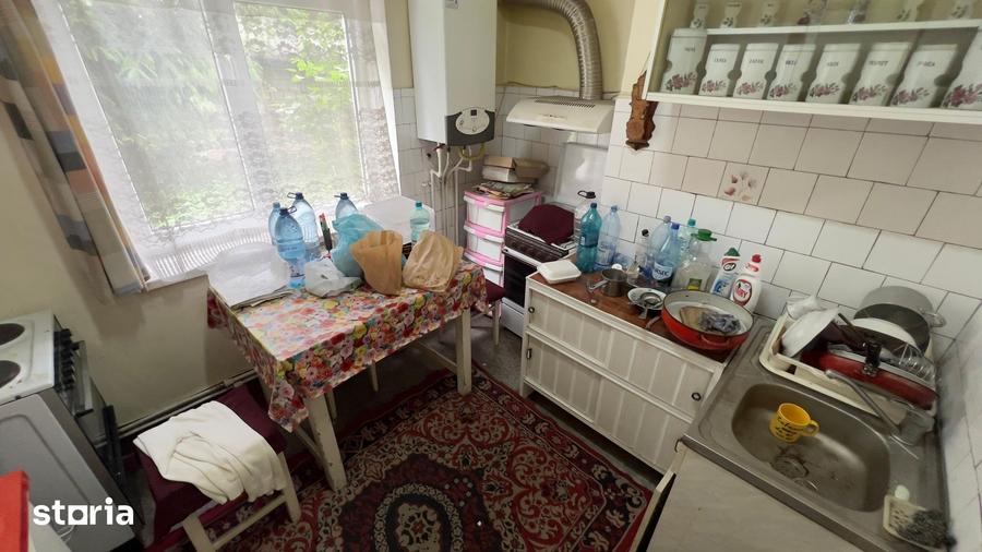 Apartament cu 2 camere decomandat în Petros