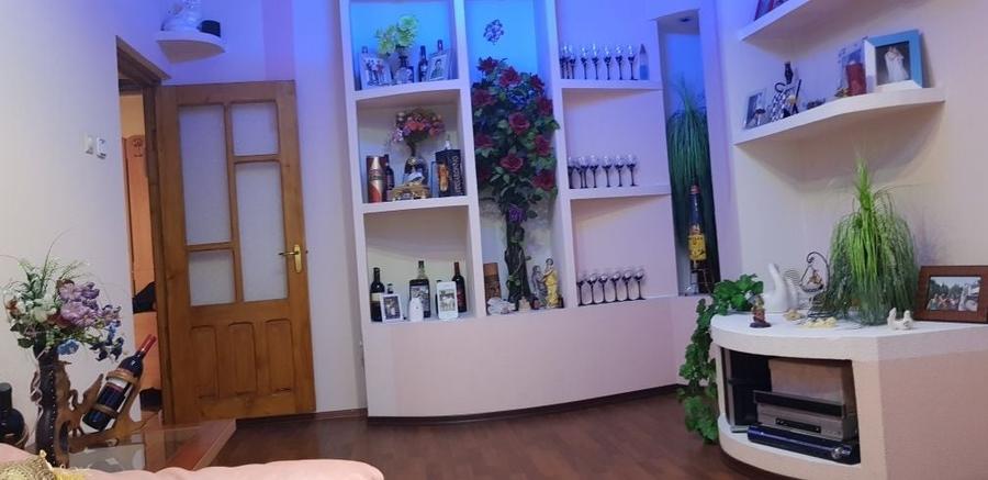 Apartament cu 3 camere decomandat în Micro 17