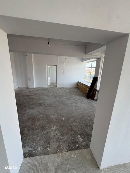 Spațiu comercial, de 100 mp, în Sascut