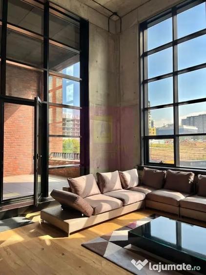 Apartament cu 4 camere decomandat în Est