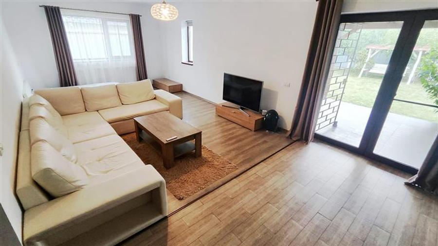 Casă individuală cu 5 camere cu Piscina în Central
